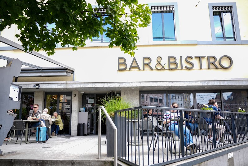 Bar & Bistro – Restaurant in Basel
