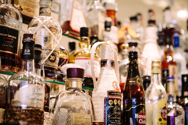 Bücheli Caffé Bar Lounge – Cocktailbar Restaurant in Basel