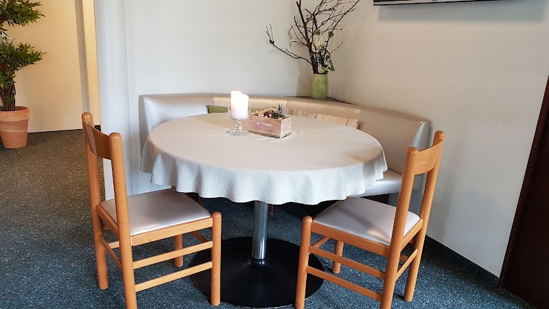 Cafe Restaurant Sternegg – Restaurant in Luzern