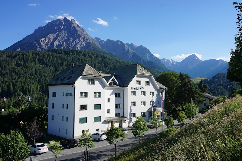 Typically Swiss Hotel Altana – Restaurant in Scuol
